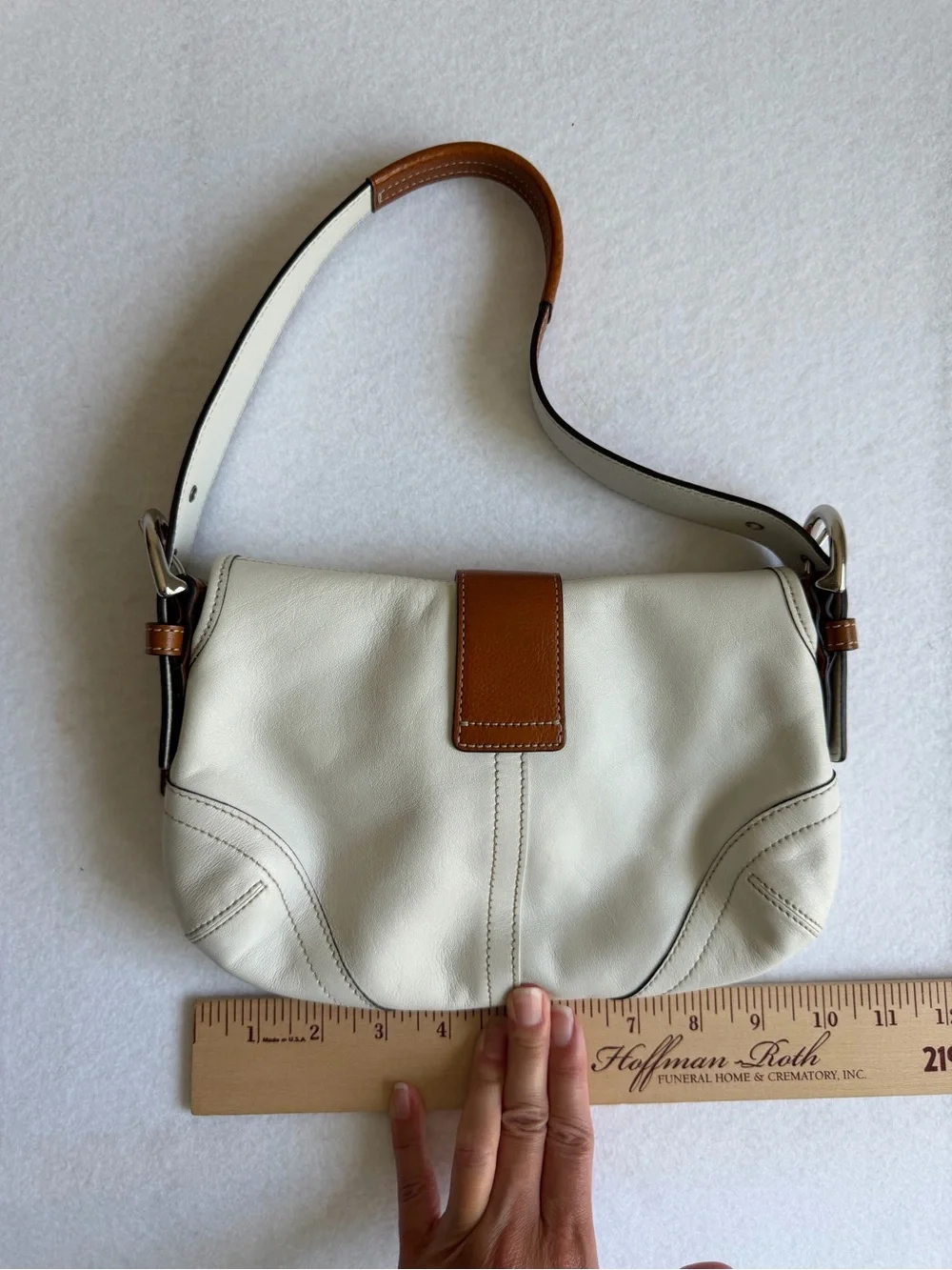 Vintage Coach Soho 9247 Cream Brown Leather Buckle Shoulder Bag Y2K White